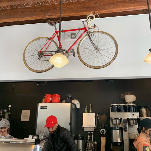 Photo taken at Gasoline Alley Coffee by Simon V. on 5/4/2019