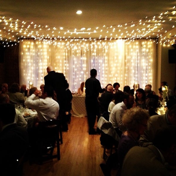 รูปภาพถ่ายที่ Deity Brooklyn Wedding Venue โดย Deity B. เมื่อ 5/25/2014