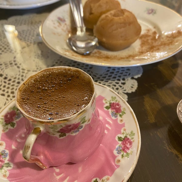 1/22/2022 tarihinde Meltem E.ziyaretçi tarafından Velvet Cafe'de çekilen fotoğraf