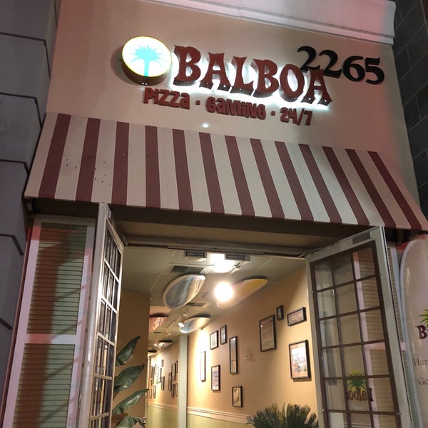 รูปภาพถ่ายที่ Balboa Pizza โดย Brian W. เมื่อ 11/11/2017