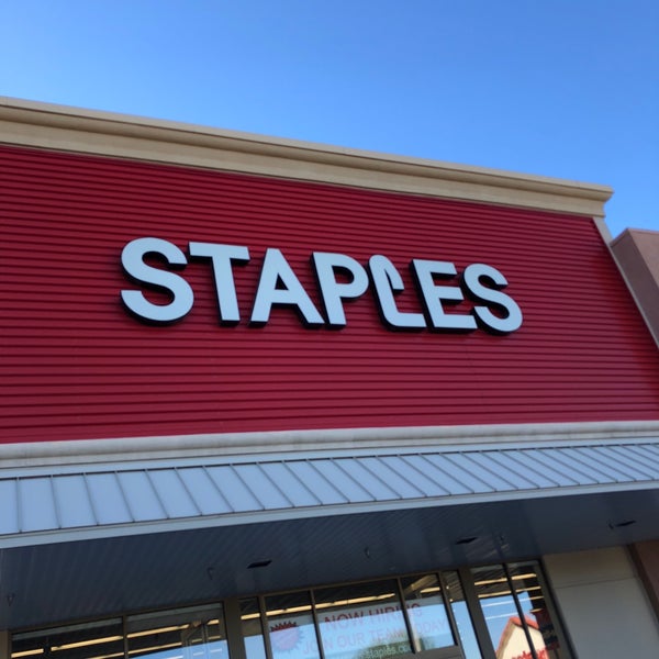 Staples 675 S Green Valley Pkwy