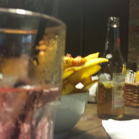 2/21/2014 tarihinde Alexandre C.ziyaretçi tarafından Toni Station Gastronomia e Bar'de çekilen fotoğraf