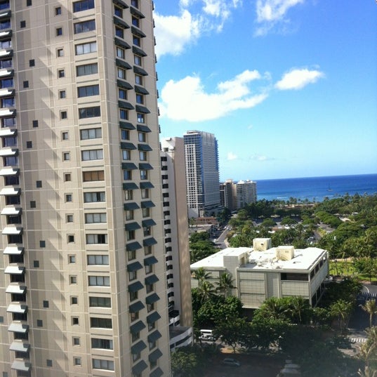 Photo taken at Royal Garden at Waikiki Hotel by Chiaki M. on 10/15/2012