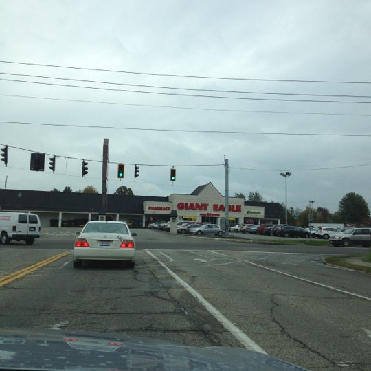 Giant Eagle Supermarket - 2700 Mahoning 