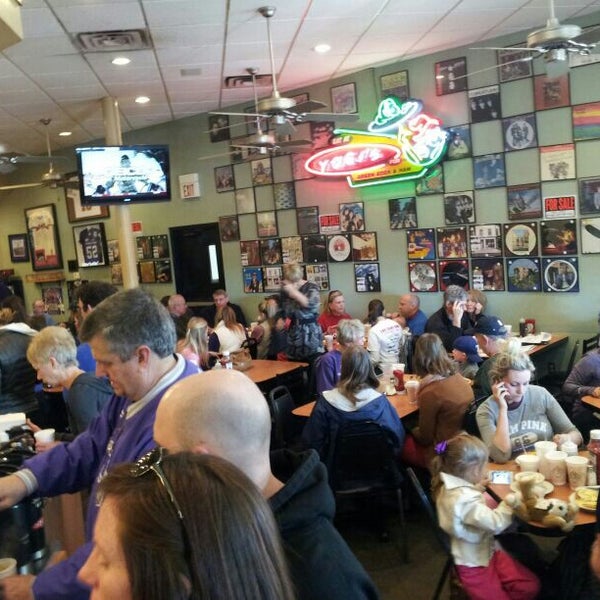 Photo taken at Yogi&#39;s Deli and Grill by Built To i. on 2/23/2013