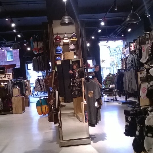 vans store in cp