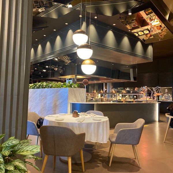 Beer brut на покровке веранда. Кафе молли в териберке фото. Моле гастропаб териберка. Гастропаб mole териберка. Эвент холл барнаул пр красноармейский 58.