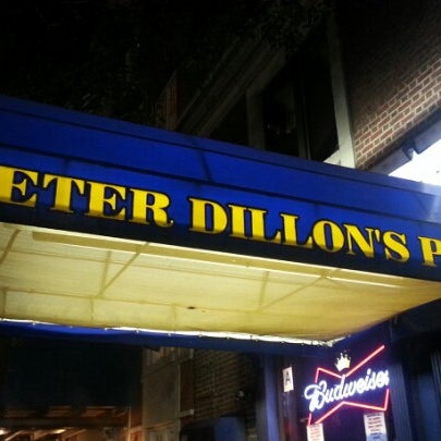 รูปภาพถ่ายที่ Peter Dillon&#39;s Pub โดย Steve N. เมื่อ 9/28/2012