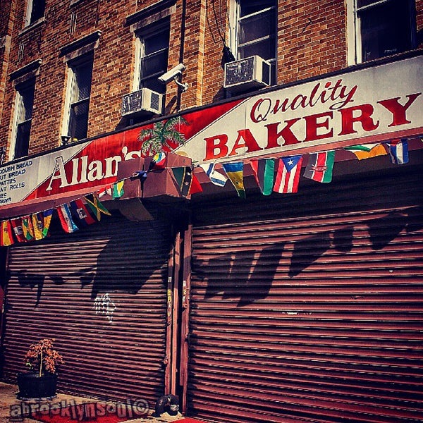 Photo prise au Allan&#39;s Bakery par Darius A. le10/15/2013