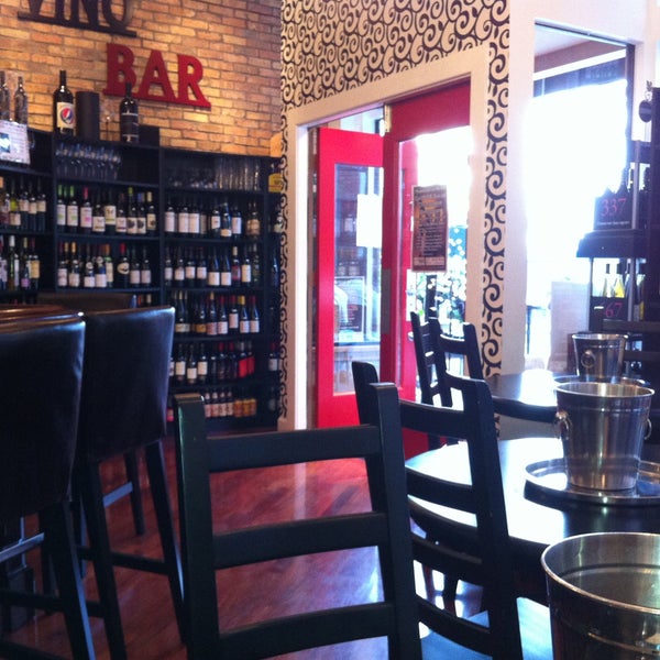 Das Foto wurde bei TheYbor City Wine Bar von Albizu A. am 4/27/2013 aufgenommen