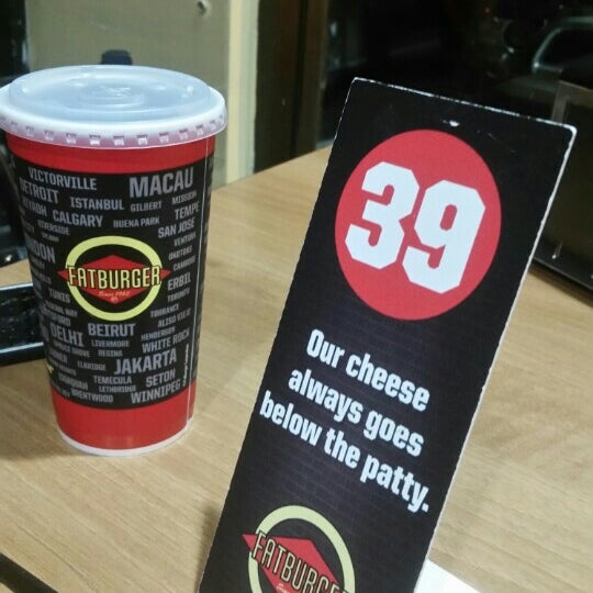 Photo taken at Fatburger by TNTDavid on 4/27/2016