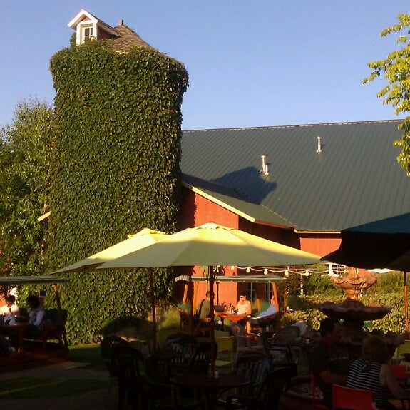 8/28/2013 tarihinde Kristine H.ziyaretçi tarafından The Grill House Restaurant'de çekilen fotoğraf