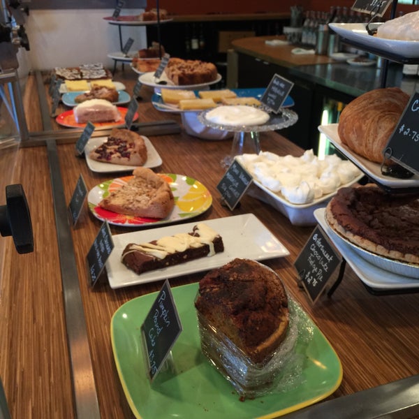 Foto diambil di Taste Café &amp; Marketplace oleh Shelby W. pada 1/23/2015