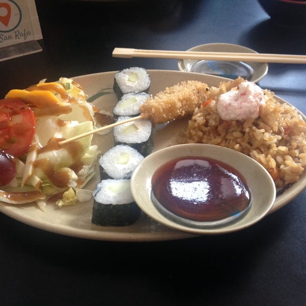 Foto diambil di Sushi Washoku oleh Osiris 🐻 C. pada 8/15/2014