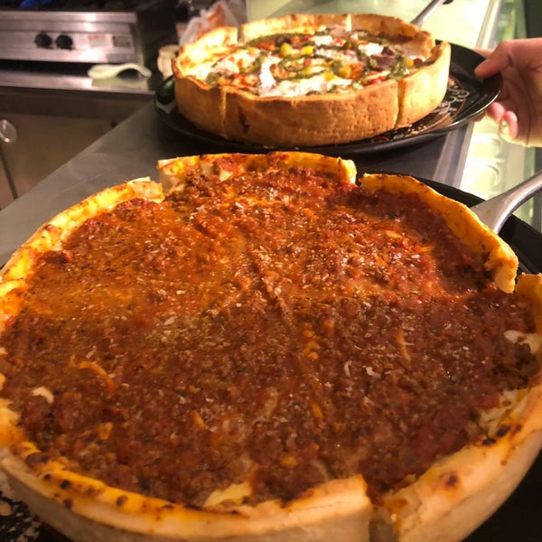 Foto tirada no(a) Dear Pizza Homemade por Burak A. em 1/17/2019