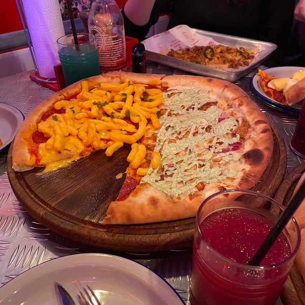 Кранг пицца спб. Krang pizza спб. Пиццерия черепашки ниндзя питер. Санкт петербург пиццерия кранг. Krang pizza гороховая ул 28.