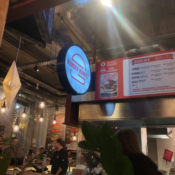 Снимок сделан в Burger Market - Király u. пользователем Emma H. 1/1/2020