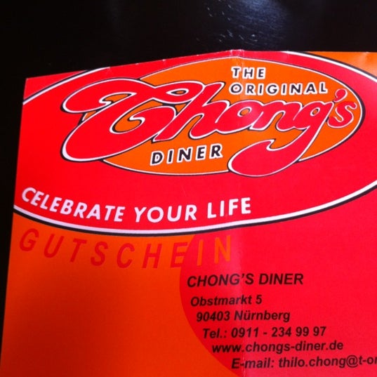 Foto diambil di Chong&#39;s Diner oleh Oliver O. pada 10/28/2012