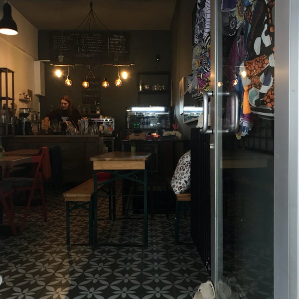 10/14/2017 tarihinde Taylan E.ziyaretçi tarafından Crop Coffee Shop'de çekilen fotoğraf