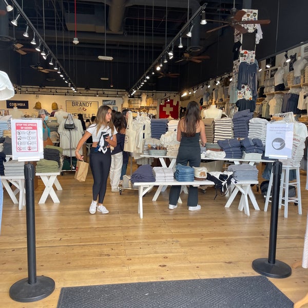 Brandy Melville Tienda de ropa en Irvine Center