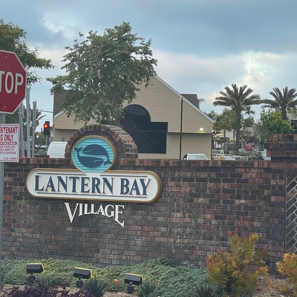 Foto diambil di Lantern Bay Village Shopping Center Dana Point, CA oleh Scott A. pada 5/30/2022