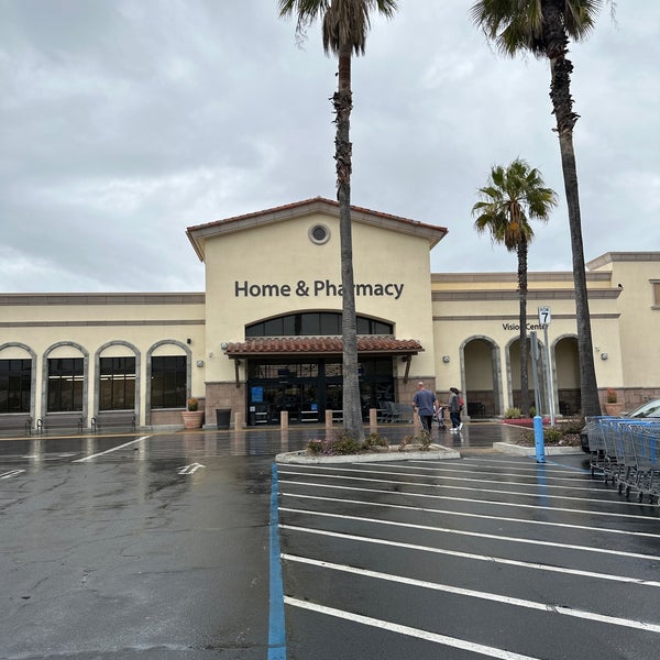 Walmart Supercenter Foothill Ranch'da Hipermarket