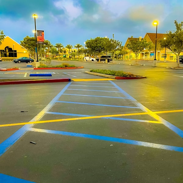 Снимок сделан в Lantern Bay Village Shopping Center Dana Point, CA пользователем Scott A. 5/31/2022