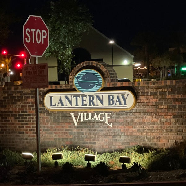 Foto tirada no(a) Lantern Bay Village Shopping Center Dana Point, CA por Scott A. em 4/13/2022