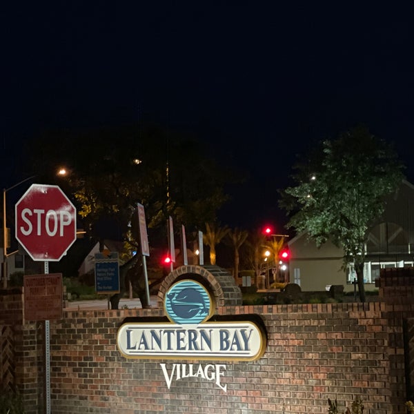 Foto tirada no(a) Lantern Bay Village Shopping Center Dana Point, CA por Scott A. em 4/26/2022
