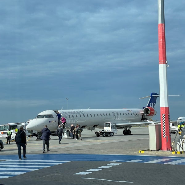 Foto tirada no(a) Poznań Airport por Raman K. em 10/21/2022