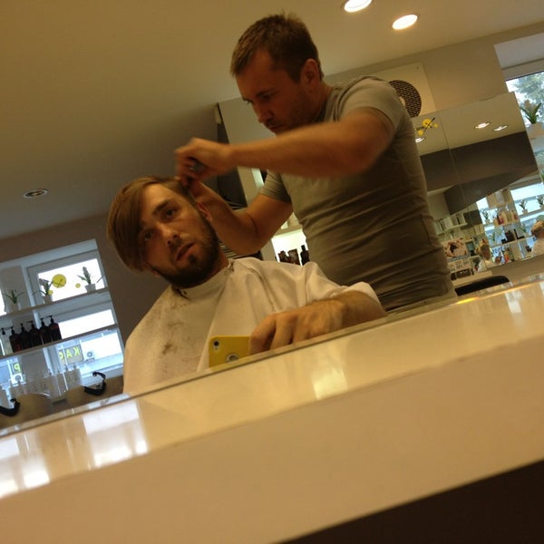 8/23/2013에 Anton K.님이 VT Style Hair Studio에서 찍은 사진