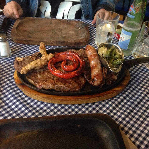 1/6/2014にJob I.がRestaurante Allendeで撮った写真