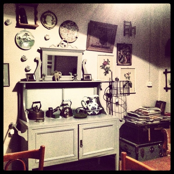 Photo taken at Vintage Art Cafe by Ariana on 6/5/2013