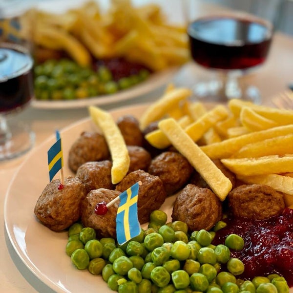 รูปภาพถ่ายที่ IKEA Restaurant โดย Mietje เมื่อ 12/22/2021