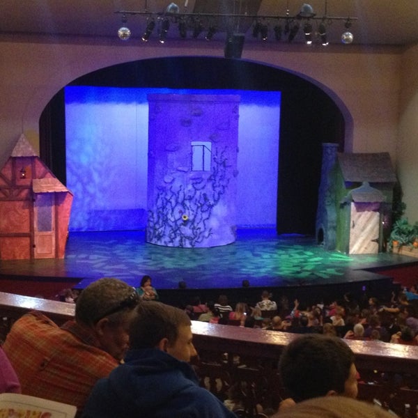 Foto tirada no(a) Magik Theatre por Nancy H. em 3/23/2013