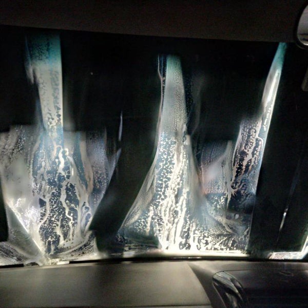 8/10/2013에 Paul E.님이 Classic Car Wash에서 찍은 사진