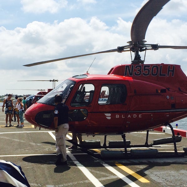 รูปภาพถ่ายที่ Liberty Helicopter Tours โดย 🇹🇷Hanan🇺🇸 เมื่อ 8/23/2015