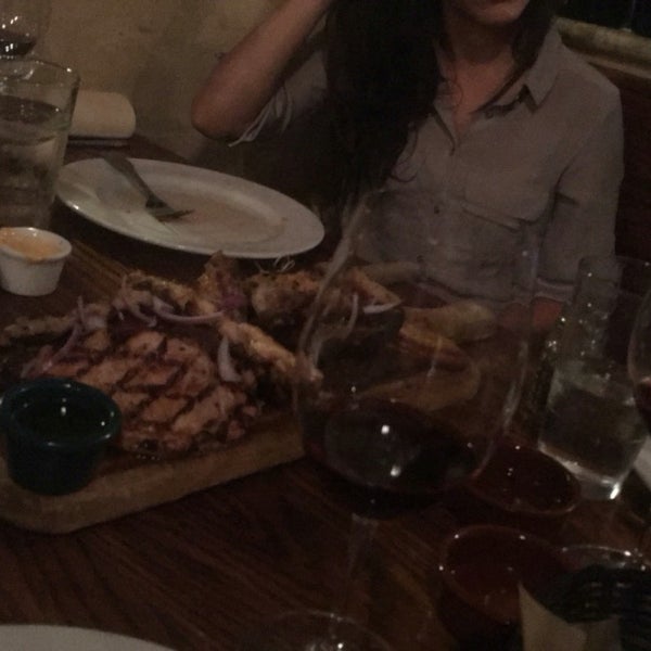 5/17/2016 tarihinde Ismael C.ziyaretçi tarafından El Carajo Tapas and Wine'de çekilen fotoğraf