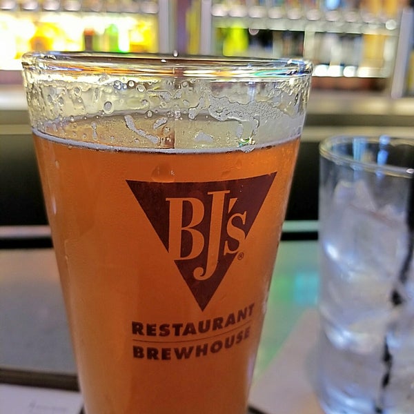 Photo taken at BJ&#39;s Restaurant &amp; Brewhouse by Kyle N. on 2/25/2018