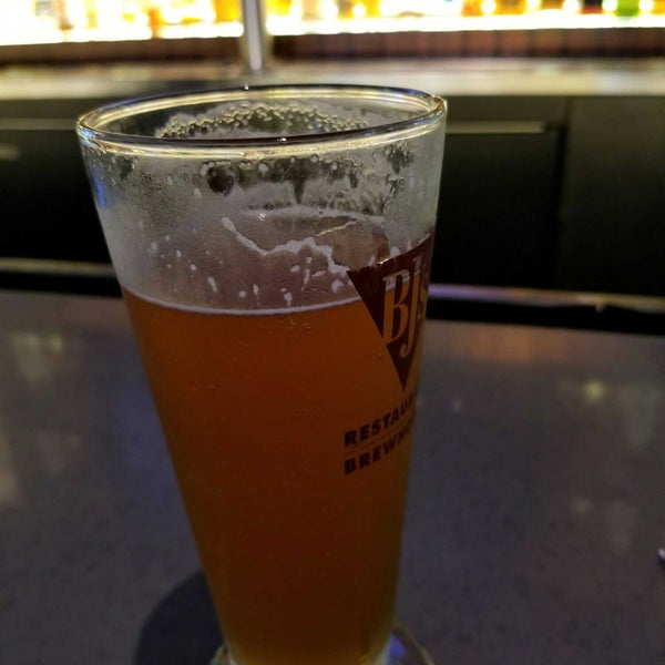 Photo taken at BJ&#39;s Restaurant &amp; Brewhouse by Kyle N. on 1/27/2018