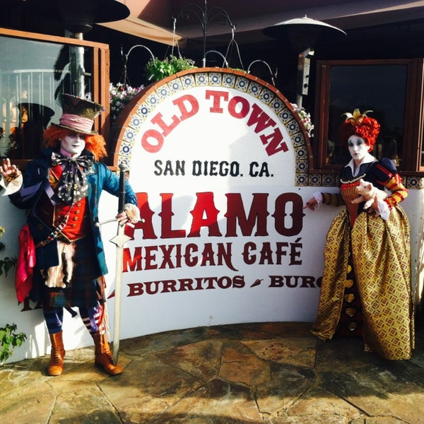 Photo taken at Alamo Mexican Cafe by Eric D. on 8/5/2014