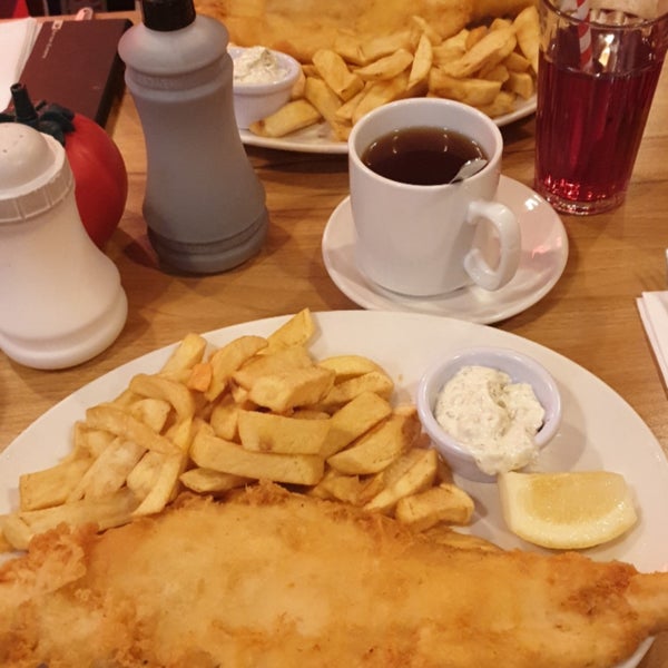 Photo taken at The Golden Union Fish Bar by Sharafat S. on 4/2/2019