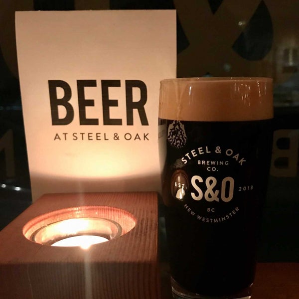 Foto tirada no(a) Steel &amp; Oak Brewing Co. por Greg H. em 11/16/2019