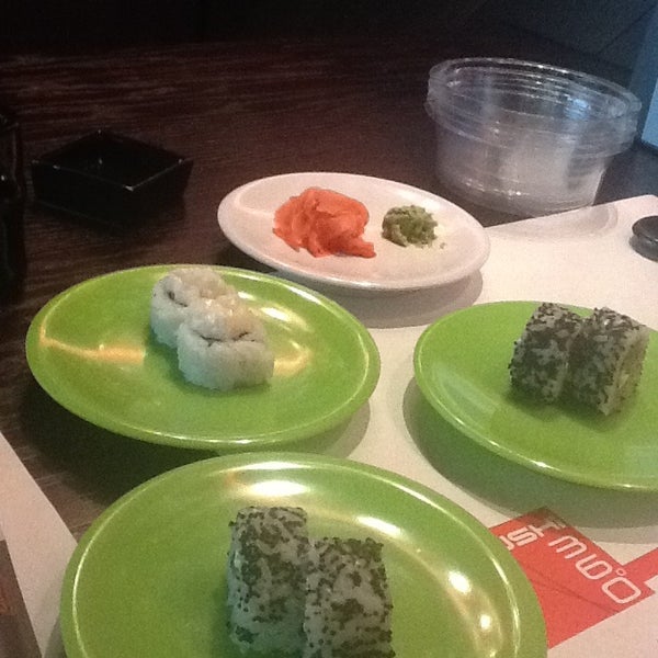 รูปภาพถ่ายที่ Суши 360 / Sushi 360 โดย Serg M. เมื่อ 1/14/2013