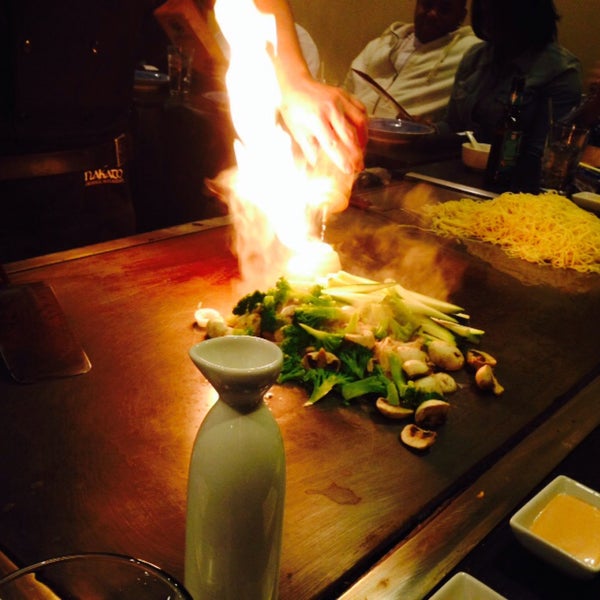 Foto diambil di Nakato Japanese Restaurant oleh Jason W. pada 3/29/2015
