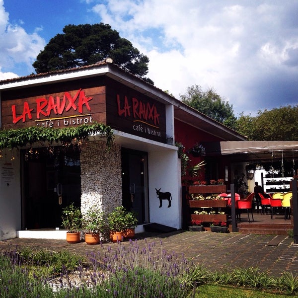 Photo taken at La Rauxa Café by Franchesco M. on 10/8/2014
