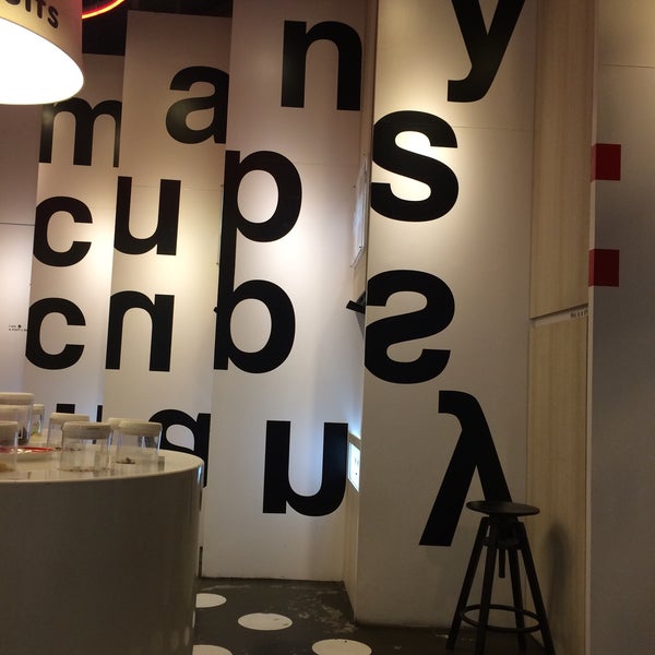Photo taken at manycups by Natthapol P. on 1/3/2016