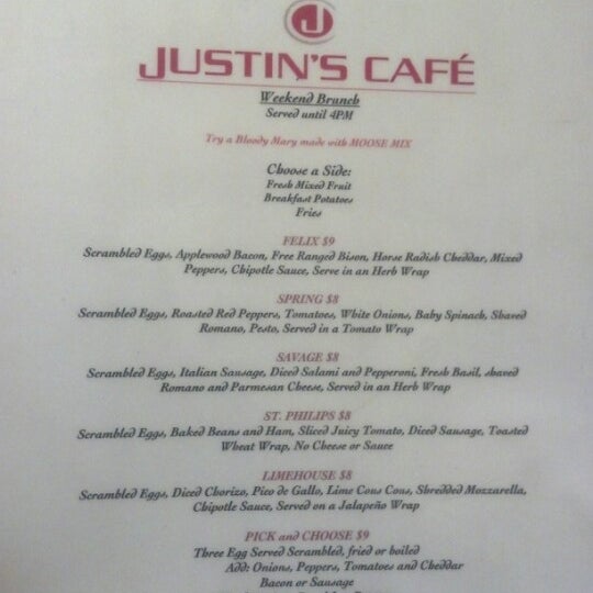 Foto diambil di Justin&#39;s Cafe oleh Virginias D. pada 12/8/2012