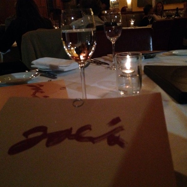 Photo taken at Joe&#39;s Restaurant by Joshua V. on 5/12/2014