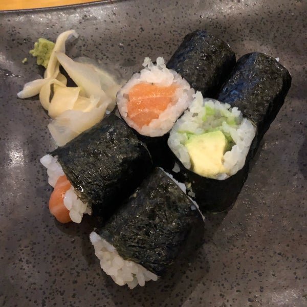 1/29/2020 tarihinde Meredith C.ziyaretçi tarafından Zen Ramen &amp; Sushi'de çekilen fotoğraf